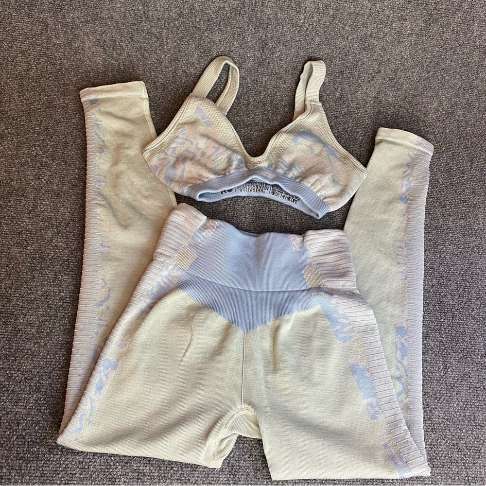 PROZIS S Stylish Two-Piece Activewear Set in Light Green and Light Blue